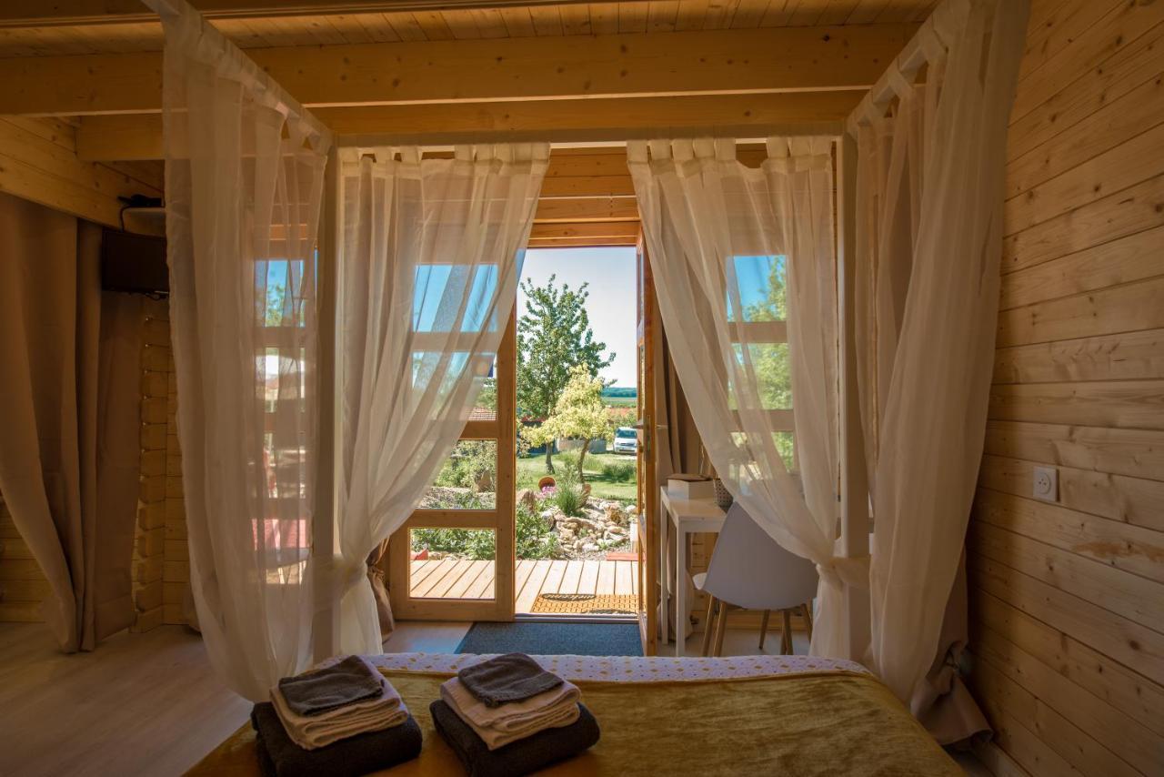 Le Petit Flo Hotel Flocourt Exterior photo